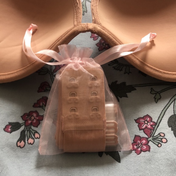 Victoria’s Secret Invisible Solutions Every-way bra (36C) - Picture 3 of 4